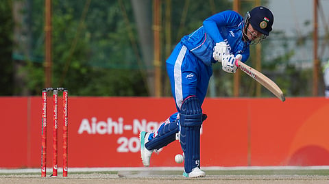 Smriti Mandhana batting
