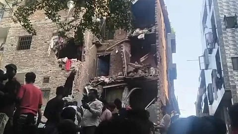 delhi building collapse