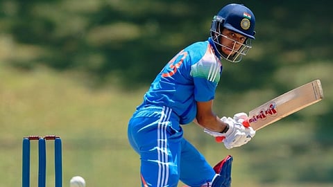 Anvay Dravid batting