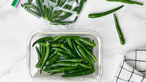 how to store greem chilly and ginger