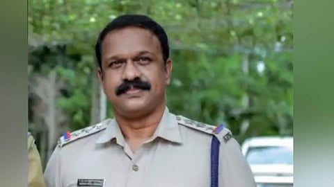 ഡിസിആര്ബി സിഐ ടികെ വിനോദ് കൃഷ്ണനെ സസ്പെന്ഡ് ചെയ്തു