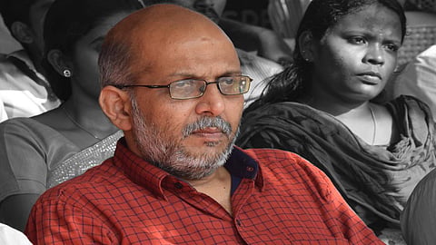 യാതൊരു ധാരണയുമില്ലാതെ വാര്ത്താ അവതാരകര് പറയുന്നത് കേട്ടാല് പെടലിക്കിട്ട് അടിക്കാന് തോന്നുമെന്ന് അഡ്വ.ജയശങ്കര്