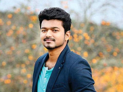 ദളപതിയെ മറികടന്ന് ഇളയദളപതി: 100 കോടി ക്ലബിലും വിജയ് രജനിയെ പിന്നിലാക്കി