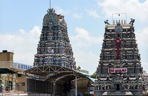 പണം നല്കുന്നവര്ക്ക് ക്ഷേത്രത്തില് പ്രത്യേക സൗകര്യം വേണ്ട; 'പെയ്ഡ്' ദര്ശനത്തിന് എതിരെ മദ്രാസ് ഹൈക്കോടതി