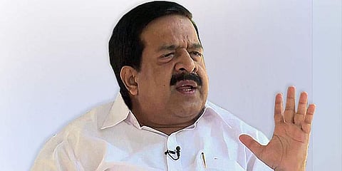 കരാര് സെബി നിരോധിച്ച കമ്പനിയുമായി തന്നെ; മുഖ്യമന്ത്രി ജനങ്ങളെ കബളിപ്പിക്കുന്നുവെന്ന് രമേശ് ചെന്നിത്തല