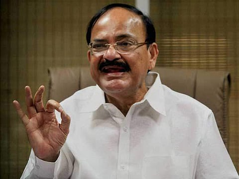 അക്രമഭീഷണി ജനാധിപത്യത്തിന് ചേര്ന്നതല്ല; പത്മാവതി വിവാദത്തില് സംഘപരിവാര് സംഘടനകളെ വിമര്ശിച്ച് ഉപരാഷ്ട്രപതി
