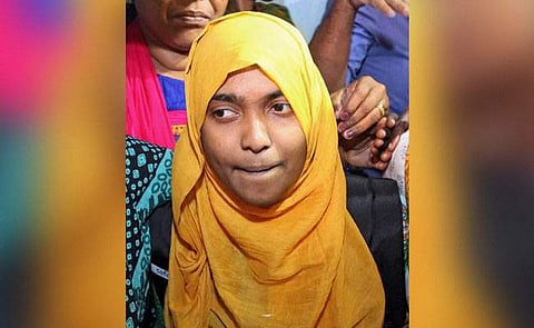 രാഹുല് ഈശ്വറിനെതിരായ ആരോപണം ഹാദിയ പിന്വലിച്ചു, വീട്ടുതടങ്കലിലെ പീഡനം: പിതാവ് മറുപടി നല്കണം; കേസ് മാര്ച്ച് എട്ടിലേക്കു മാറ്റി