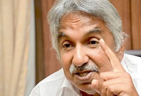 കത്തിന്റെ വിശ്വാസ്യതയില് സംശയം; മുഖ്യമന്ത്രി പ്രതികാര രാഷ്ട്രീയം കളിക്കുന്നു: ഉമ്മന് ചാണ്ടി