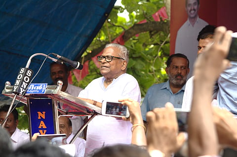 യുഡിഎഫ് നേതാക്കളുടെ തട്ടാമുട്ട് ന്യായങ്ങള് പ്രബുദ്ധകേരളത്തിന്റെ മുഖത്ത് തുപ്പുന്നതിന് തുല്യം: വിഎസ്