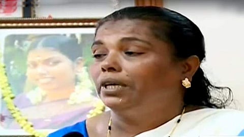 ജിഷ കേസ്: പ്രതിക്ക് വധ ശിക്ഷ നല്കണമെന്ന് അമ്മ രാജേശ്വരി