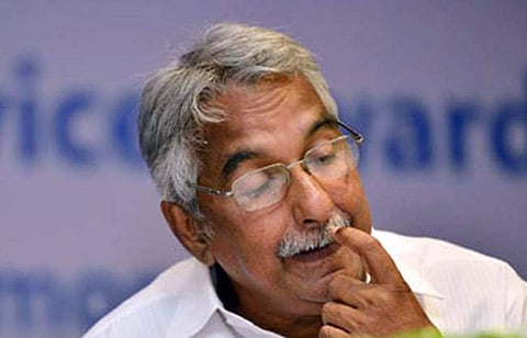 സോളാര് കമ്മിഷന്റെ കണ്ടെത്തലുകള് റദ്ദാക്കണം ; ഉമ്മന്ചാണ്ടി ഹൈക്കോടതിയില്