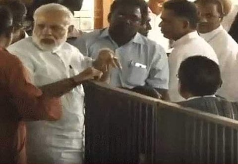 മിസ്റ്റര് കണ്ണന്താനം, പരിഭാഷയുടെ ആവശ്യമില്ല; ക്യാമറക്കണ്ണുകളില് ഞാന് മാത്രം മതി; മോദിയെ ട്രോളി സോഷ്യല്മീഡിയ