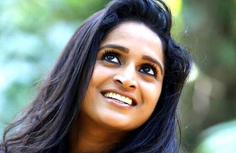 മേളയില് പങ്കെടുക്കാന് ഒരു പാസ് അനുവദിച്ചു തരൂ: സംഘാടകരോട് ദേശീയ പുരസ്കാര ജേതാവ് സുരഭി