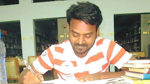 ജെഎന്യുവില് ദളിത് വിദ്യാര്ത്ഥി ആത്മഹത്യ ചെയ്തു; എംഫില്, പിഎച്ച്ഡി അഡ്മിഷനില് സമത്വം ഇല്ലായെന്ന് അവസാന ഫെയ്സ്ബുക്ക് പോസ്റ്റ്