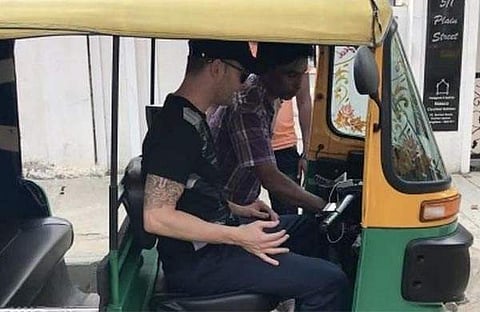 ക്ലാര്ക്കിനിണങ്ങാത്ത ടുക്കു ടുക്കു ഉണ്ടോ?