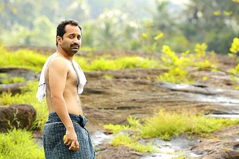 ഇത്രയേ ചെയ്യാനാവുന്നുള്ളൂ എന്നതില് കുറ്റബോധമെന്ന് ഫഹദ്, ഓരോരുത്തരെയും നേരിട്ടു കാണുമെന്ന് ജയറാം, പാട്ടുപാടി മഞ്ജു