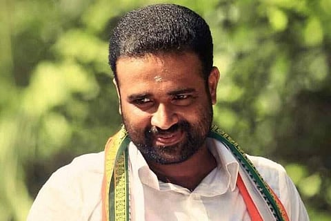 രാഹുല് ഗാന്ധിക്കോ എകെ ആന്റണിക്കോ ഇല്ലാത്ത തെറ്റിദ്ധാരണ അവരെ മണിയടിക്കാന് വേണ്ടി നില്ക്കുന്ന ചിലര് ഉണ്ടാക്കിയെടുത്തതാണ്;സിആര് മഹേഷ് പ്രതികരിക്കുന്നു