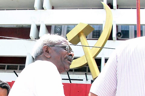 സബ് കളക്ടര് വെറും ചെറ്റ, കളക്ടര് കഴിവുകെട്ടവന്;വീണ്ടും അസഭ്യവര്ഷവുമായി എം.എം.മണി