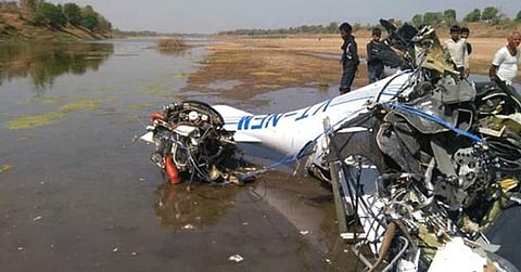 ഭോപ്പാലില് പരിശീലന പറക്കലിനിടെ വിമാനം തകര്ന്ന് രണ്ട് മരണം
