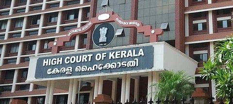 ഡ്രൈവിംഗ് ടെസ്റ്റ് മെയ് 15 വരെ പഴയ രീതിയില് തുടരാമെന്ന് ഹൈക്കോടതി