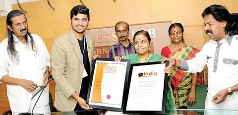 വൈക്കം വിജയലക്ഷ്മിക്ക് ഇരട്ട റെക്കോര്ഡും ഡോക്ടറേറ്റും