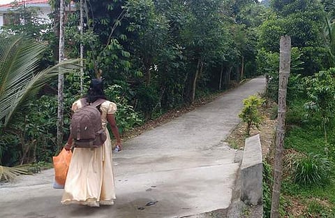 രണ്ടുമാസത്തെ അവധി കഴിഞ്ഞ് അവളിറങ്ങി; ''ഇനി നീ അനാഥയല്ല, മകളേ''; അനാഥക്കുട്ടികളെ അവധിക്കാലത്ത് പാര്പ്പിച്ച ഒരു കുടുംബത്തിന്റെ വാക്കുകള്