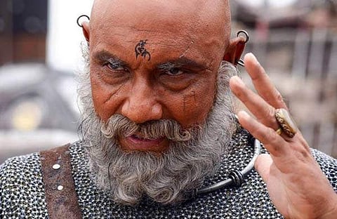 ബാഹുബലി ഹോളിവുഡിനെ തോല്പ്പിച്ചത് ഇങ്ങനെയൊക്കെയാണ്