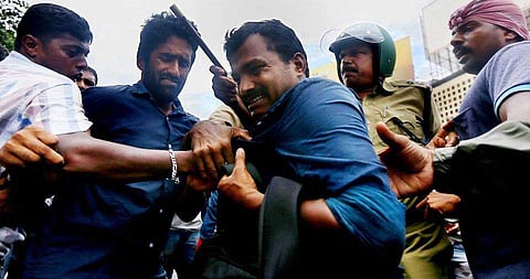 ഹര്ത്താല് പ്രാകൃതം; ആണുങ്ങളുടെ മാത്രം കയ്യൂക്കെന്നും ജോയ് മാത്യു