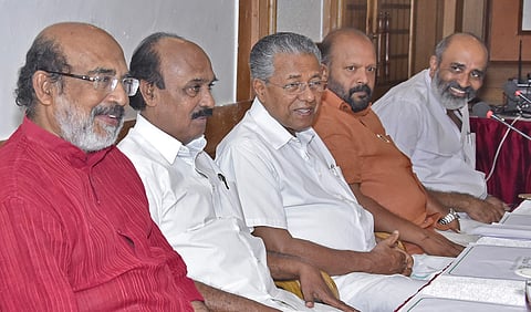 ഇന്ന് പ്രത്യേക മന്ത്രിസഭാ യോഗം; നിയമസഭ വിളിച്ചുകൂട്ടുന്നതില് തീരുമാനമുണ്ടാകും