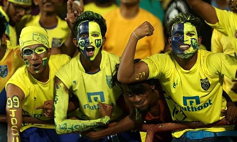 ഇത്തവണ പൂമരം കൊണ്ടു കപ്പലല്ല, പകരം കൊമ്പന്മാര് ആരാധകര്ക്ക് കപ്പു തരും; ശക്തമായ പടയൊരുക്കവുമായി ബ്ലാസ്റ്റേഴ്സ്