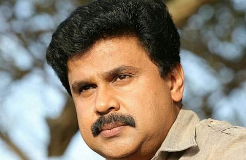 മാധ്യമ വിചാരണയ്ക്കു നിന്നുതരില്ല; പ്രതിയാക്കാന് കുറെയാളുകള് ശ്രമിക്കുന്നു, അതിലൊന്നും ഒന്നും നടക്കില്ലെന്ന് ദിലീപ്