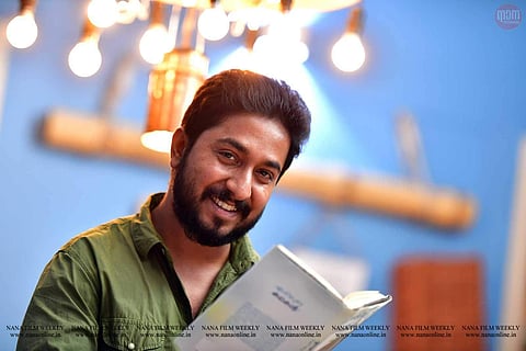 വെയിലത്ത് ഉണങ്ങാനിട്ടിരുന്ന സിനിമ ഉണങ്ങിക്കിട്ടി: ഒരു സിനിമാക്കാരന് വരുന്നു; ട്രെയിലര് വീഡിയോ കാണാം