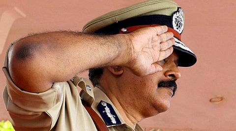 ഗിന്നസ് ബുക്കില് കറയാന് വേണ്ടിയാവരുത് ചോദ്യം ചെയ്യല്, ദിലീപിന്റെ മാരത്തണ് ചോദ്യം ചെയ്യലിനെ വിമര്ശിച്ച് സെന്കുമാര്
