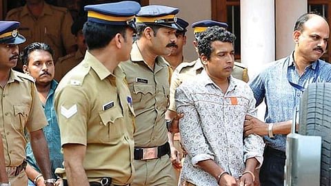 സുനില്കുമാറിന്റെ അമ്മയുടെ രഹസ്യമൊഴി രേഖപ്പെടുത്തി; അറിയാവുന്ന സത്യങ്ങള് പറഞ്ഞെന്ന് അമ്മ