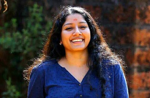 ഇതാണ് മറുപടി, അനുമോള്ക്ക് സോഷ്യല് മീഡിയയുടെ കൈയടി