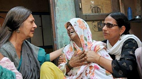 ജുനൈദ് വധം: പ്രതികളെ കണ്ടെത്താന് സഹായിക്കുന്നവര്ക്ക് രണ്ട് ലക്ഷം പാരിതോഷികം പ്രഖ്യാപിച്ച് ഹരിയാന പൊലീസ്
