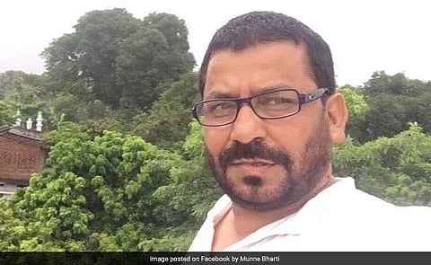 കാവിധാരികള് മാധ്യമപ്രവര്ത്തകനെ കൊണ്ട് ജയ് ശ്രീറാം വിളിപ്പിച്ചു; അനുവദിച്ചു കൊടുക്കില്ലെന്ന് നിതീഷ് കുമാര്