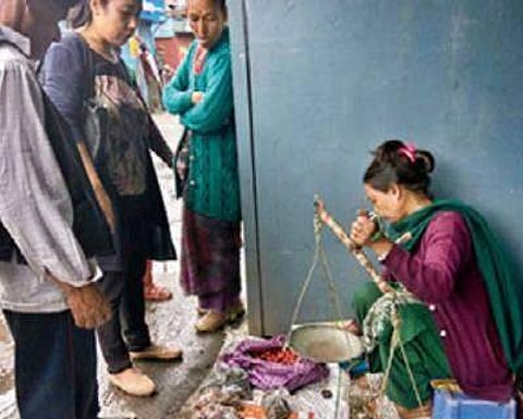 ഗൂര്ഖാലാന്റ് പ്രക്ഷോഭം: ബാര്ട്ടര് സബ്രദായത്തെ ആശ്രയിച്ച് നേപ്പാളികള്