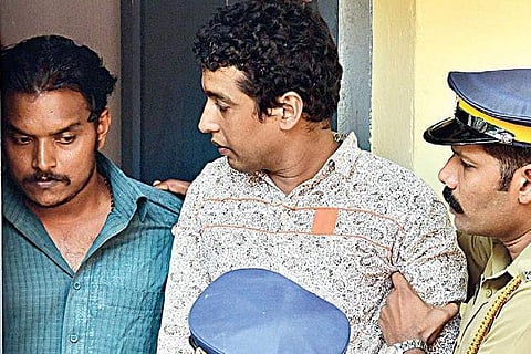 മരണമൊഴി എടുക്കാന് മജിസ്ട്രേറ്റിനോട് പറയും; പൊലീസ് പീഡിപ്പിക്കുന്നുവെന്ന് പള്സര് സുനി