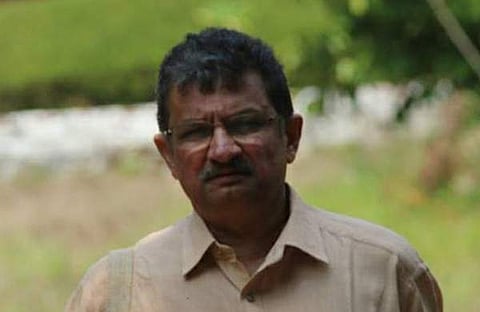 അപ്പോള് അശോകന് ചരുവില് അലറി; കടക്കു പുറത്ത്