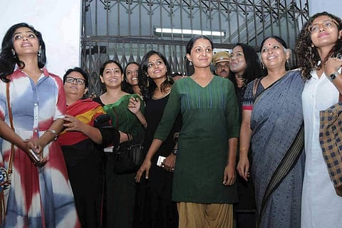 പിസി ജോര്ജ്ജിനെ ഓര്ത്ത് കേരളം ലജ്ജിക്കണം; എംഎല്എയ്ക്കെതിരെ നടപടിയെടുക്കണമെന്ന് വിമന് ഇന് സിനിമാ കളക്ടീവ്