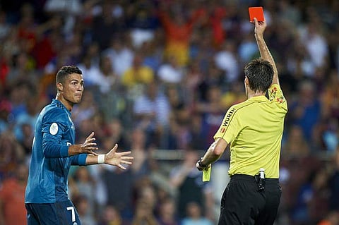 ക്രിസ്റ്റിയാനോയ്ക്കു അഞ്ചിന്റെ 'പണികിട്ടി': റഫറിയെ തള്ളിയതിനടക്കം അഞ്ച് കളികളില് വിലക്ക്