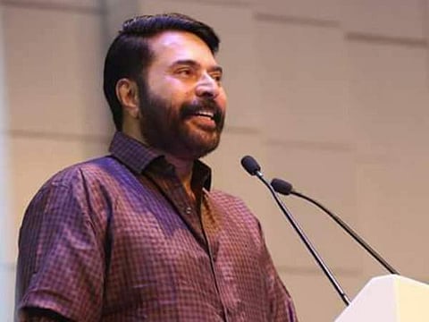 പ്രീഡിഗ്രിക്ക് മാന്യമായി തന്നെ തോറ്റു; പക്ഷെ നിങ്ങള് ഒരു ഡോക്ടറാണെങ്കില് ഞാന് രണ്ട് ഡോക്ടറാ; വൈറലായി മമ്മുട്ടിയുടെ പ്രസംഗം