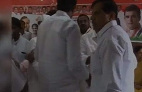 പാര്ട്ടി യോഗത്തിന് സ്റ്റേജില് കസേര കിട്ടിയില്ലെങ്കില്...