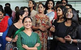 ചലചിത്ര പുരസ്കാര വേദിയില് ആക്രമിക്കപ്പെട്ട നടിക്ക് പിന്തുണയുമായി അവര് ഒത്തുചേര്ന്നു