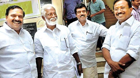 വേങ്ങരയില് കുമ്മനത്തിന്റെ പാനല് വേണ്ടന്ന് ദേശീയ നേതൃത്വം; ജിനചന്ദ്രന് മാസ്റ്റര് സ്ഥാനാര്ത്ഥിയായേക്കും