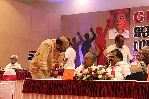 ക്രിമിനല് സംഘങ്ങളെ സഹായിക്കുന്നവര് പാര്ട്ടിയില് വേണ്ട: പിണറായി
