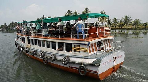 ഡീസല് വിലവര്ധന: ബോട്ടുകൂലി വര്ധിപ്പിച്ചേക്കും, സര്വീസുകള് നഷ്ടത്തിലാണെന്ന് റിപ്പോര്ട്ടുകള്