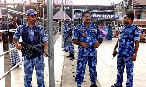 സമരക്കാരെ നേരിടാന് ശബരിമലയിലേക്ക് കമാന്ഡോകള് എത്തുന്നു ; കൂടുതല് പൊലീസ് സംഘത്തെയും വിന്യസിക്കും