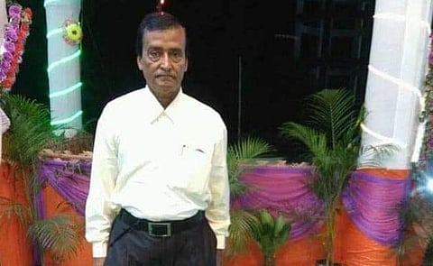 വിദേശിയെന്ന് വിളിച്ചുള്ള അധിക്ഷേപം താങ്ങാനാകില്ല: കുറിപ്പെഴുതിവെച്ച് വിരമിച്ച അധ്യാപകന് തൂങ്ങിമരിച്ചു